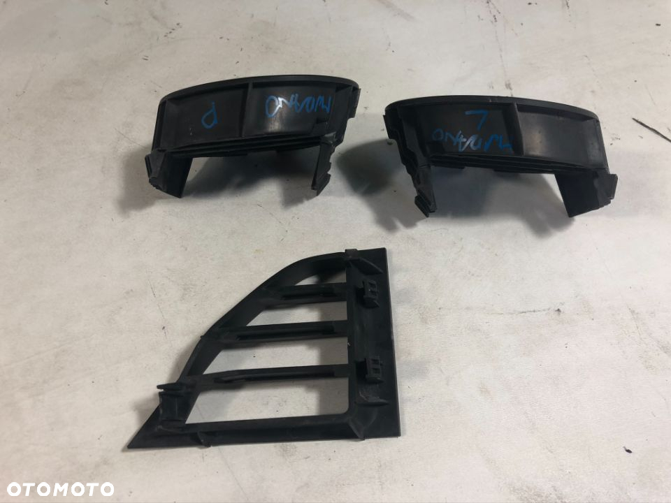 NISSAN MURANO Z50 KRATKA ZAŚLEPKA NA HALOGEN - 2