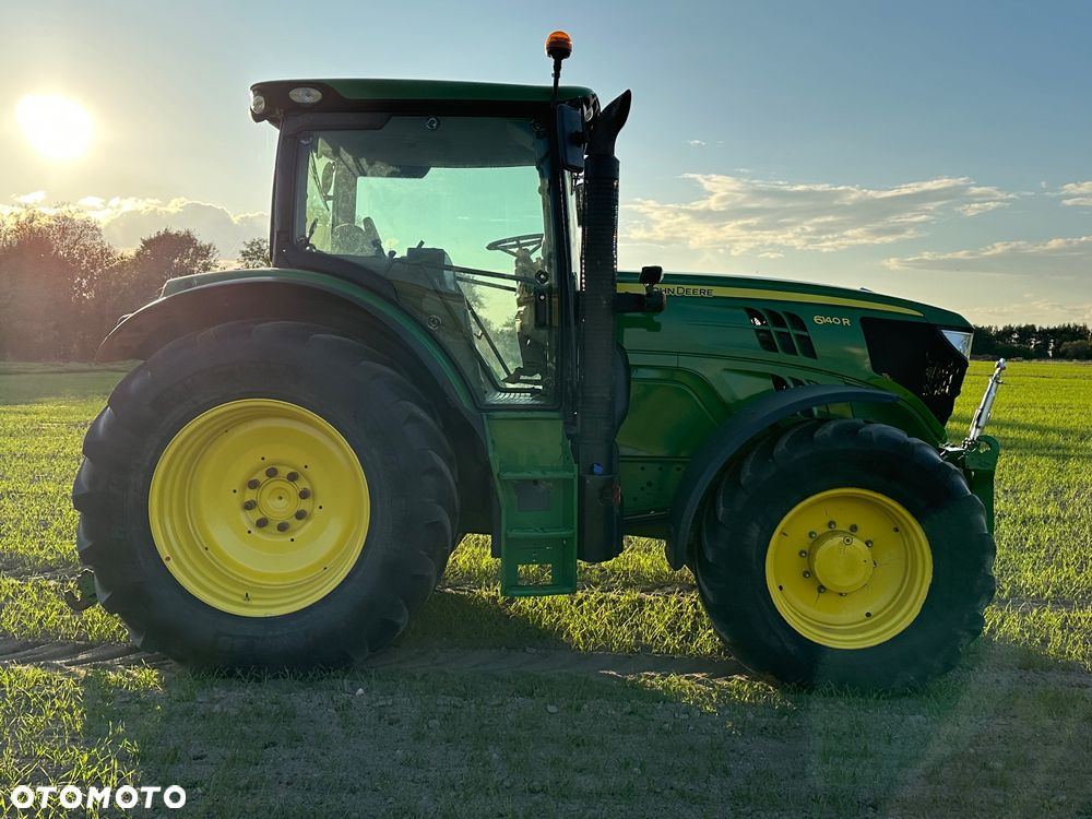 John Deere 6140R - 8
