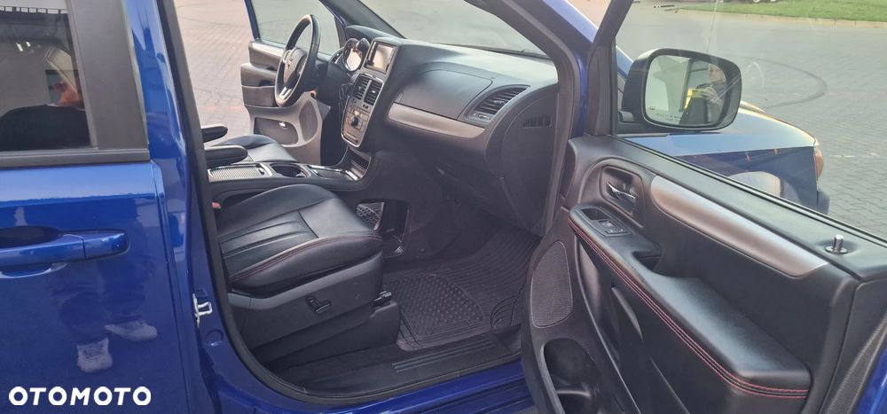 Dodge Grand Caravan - 24