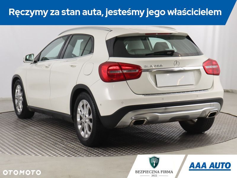 Mercedes-Benz GLA - 5