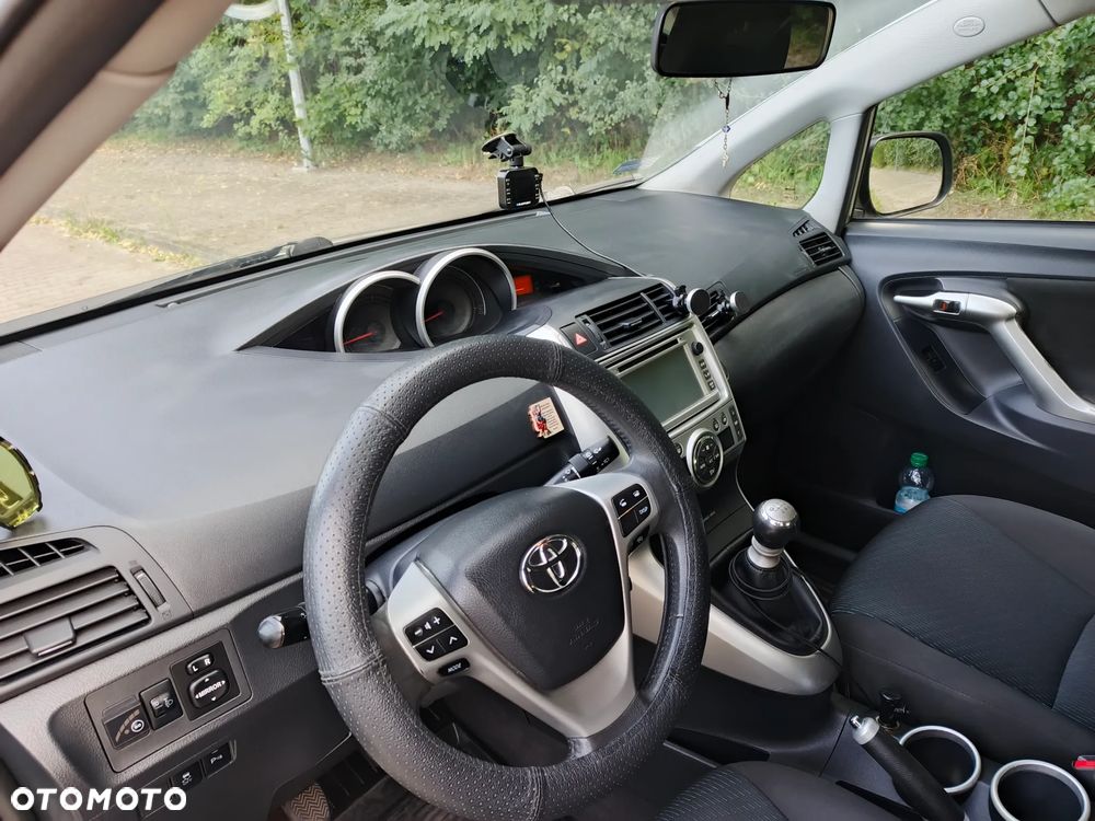 Toyota Verso 1.8 Prestige - 10