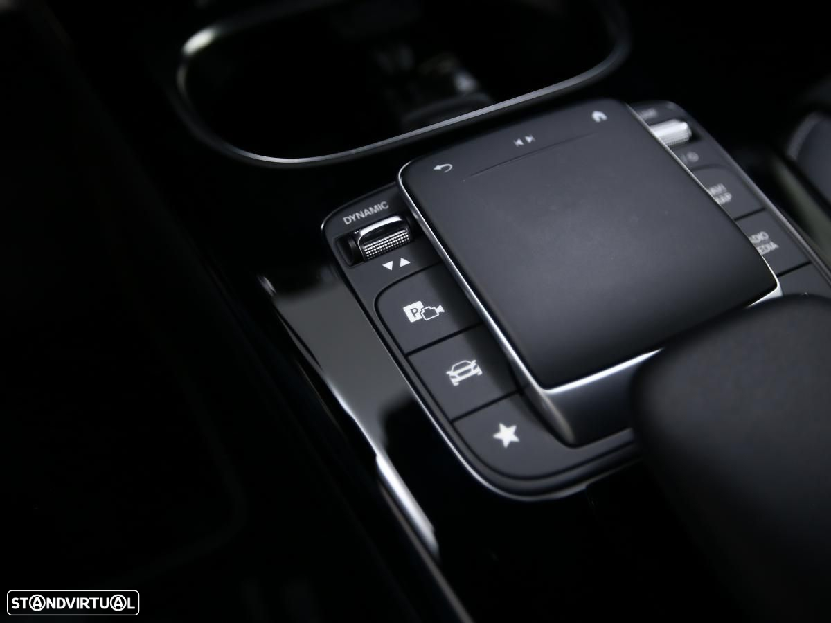 Mercedes-Benz A 250 e 8G-DCT AMG Line - 17
