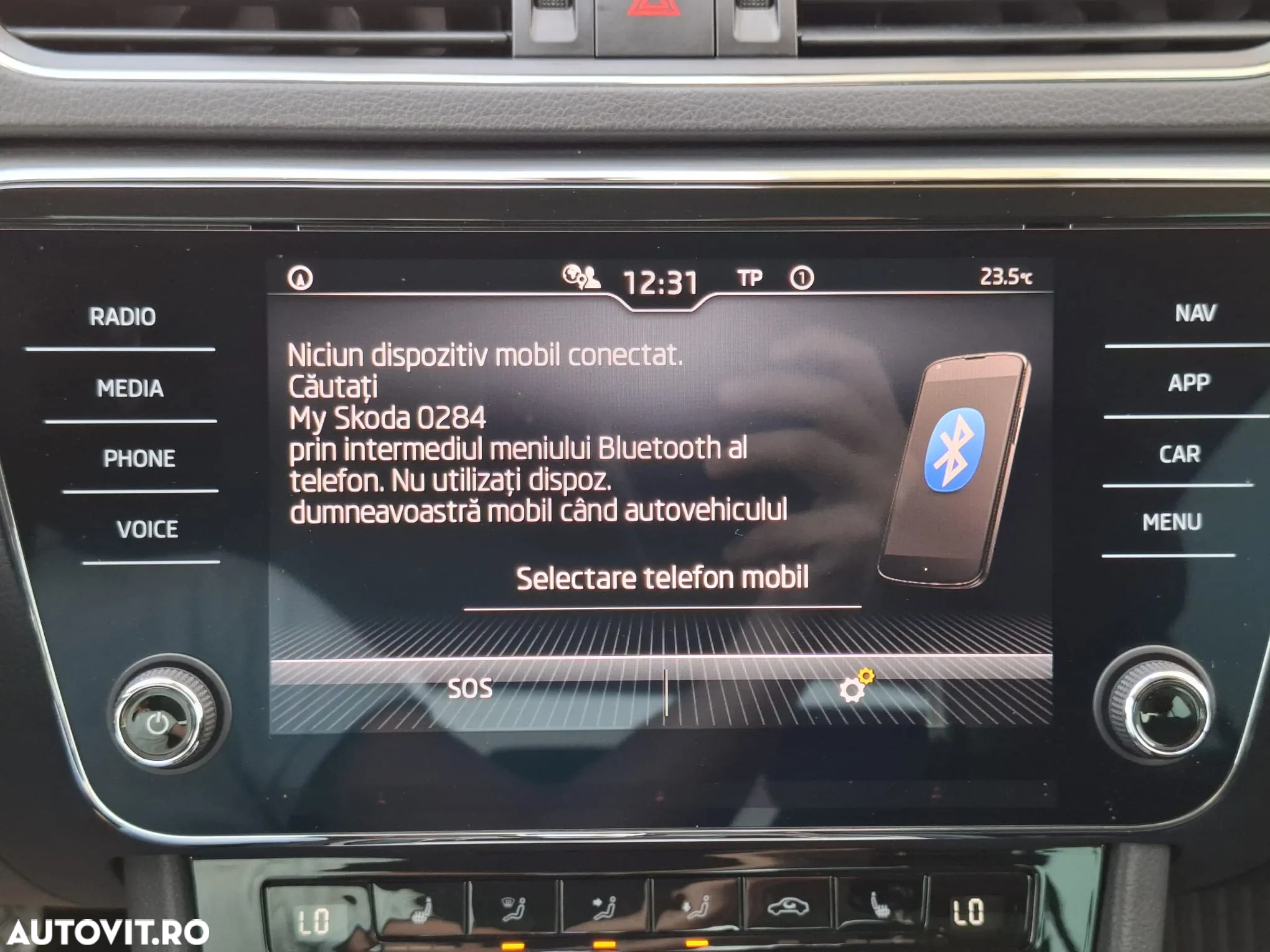 Skoda Superb 2.0 TDI DSG Ambition - 27