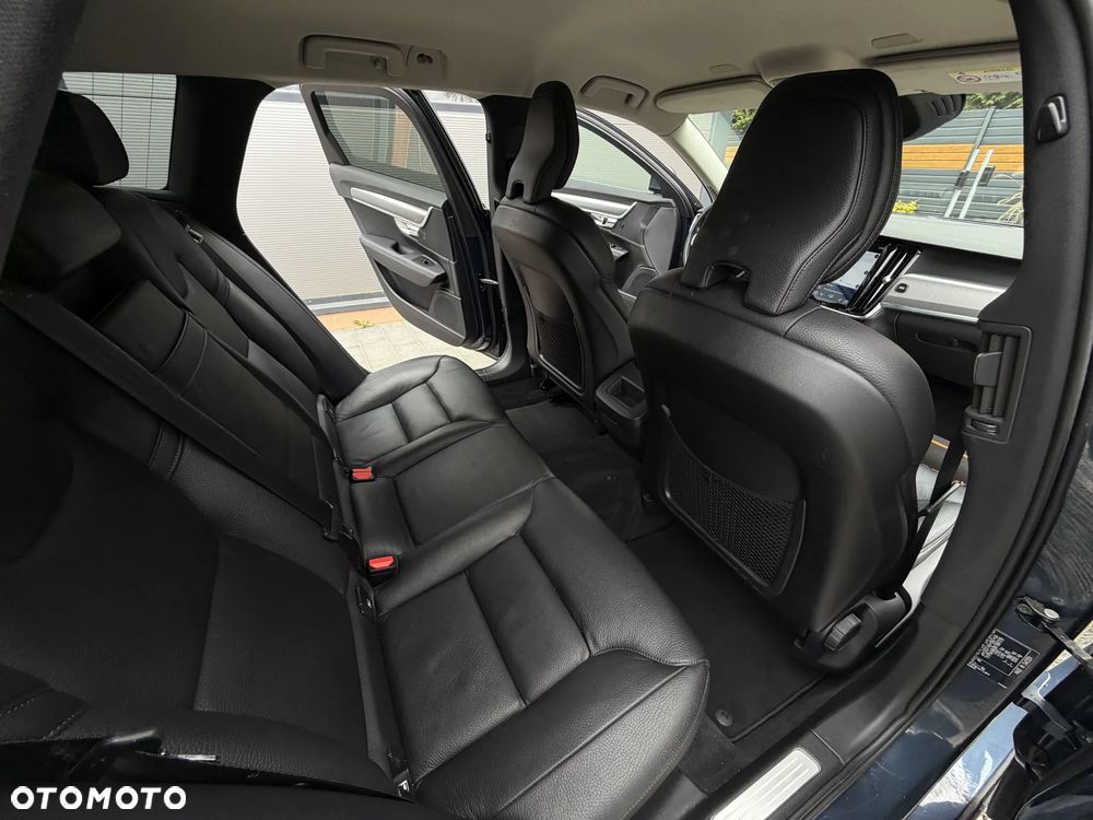Volvo V90 D4 Geartronic Momentum Pro - 21
