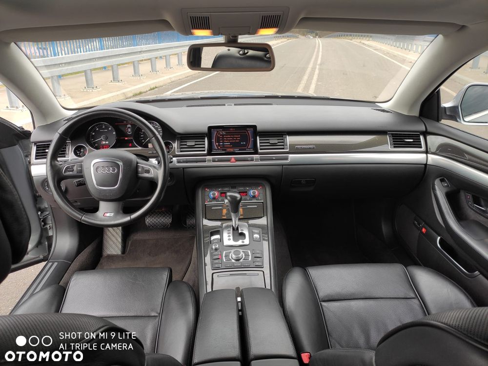 Audi S8 - 36