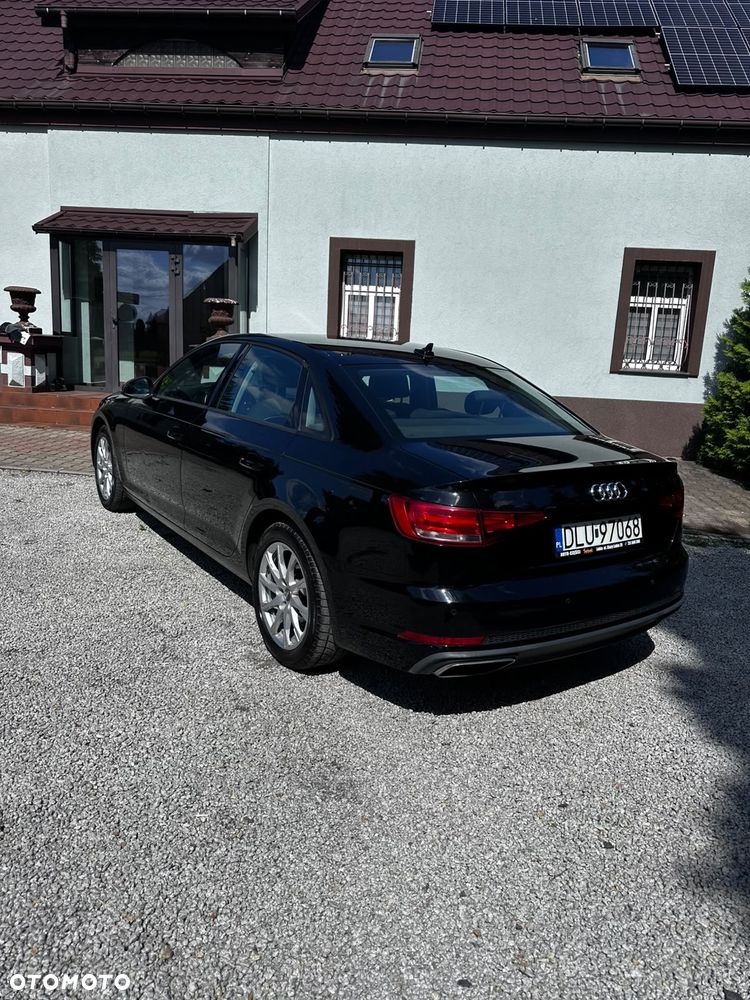 Audi A4 Limousine 35 TFSI S tronic - 4