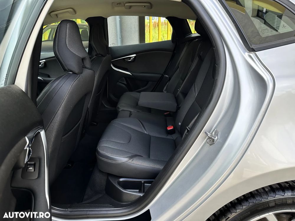 Volvo V40 D3 Aut Summum - 10