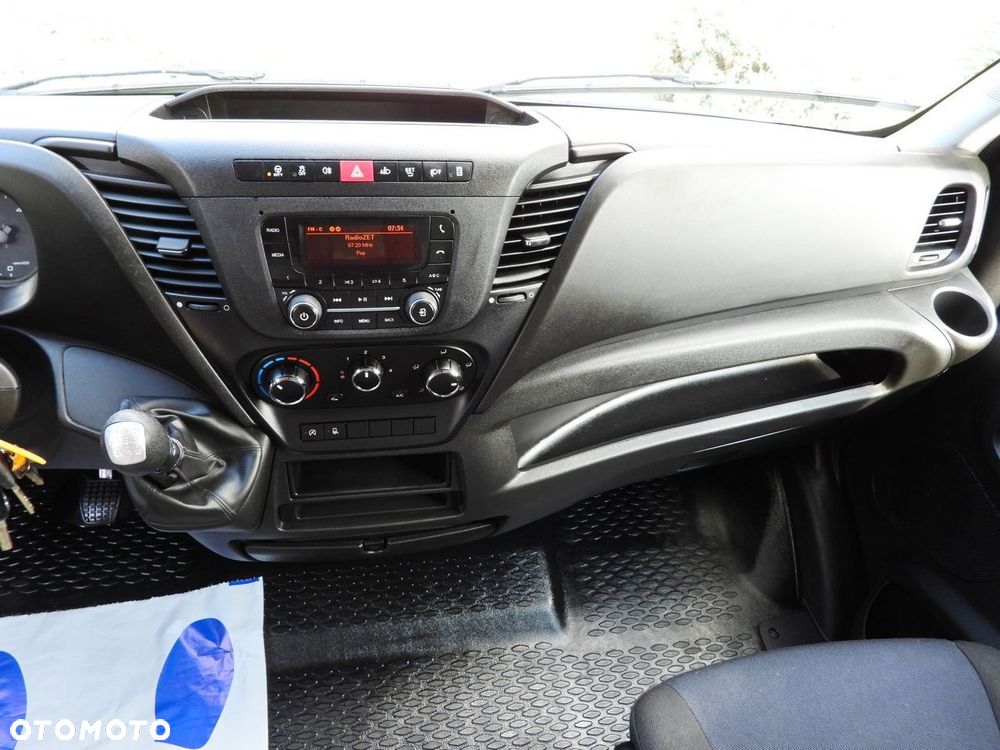 Iveco DAILY 35C14 CHŁODNIA KONTENER -10*C ZASILANIE 230V TEMPOMAT BLIŹNIACZE KOŁA KLIMATYZACJA  140KM - 35