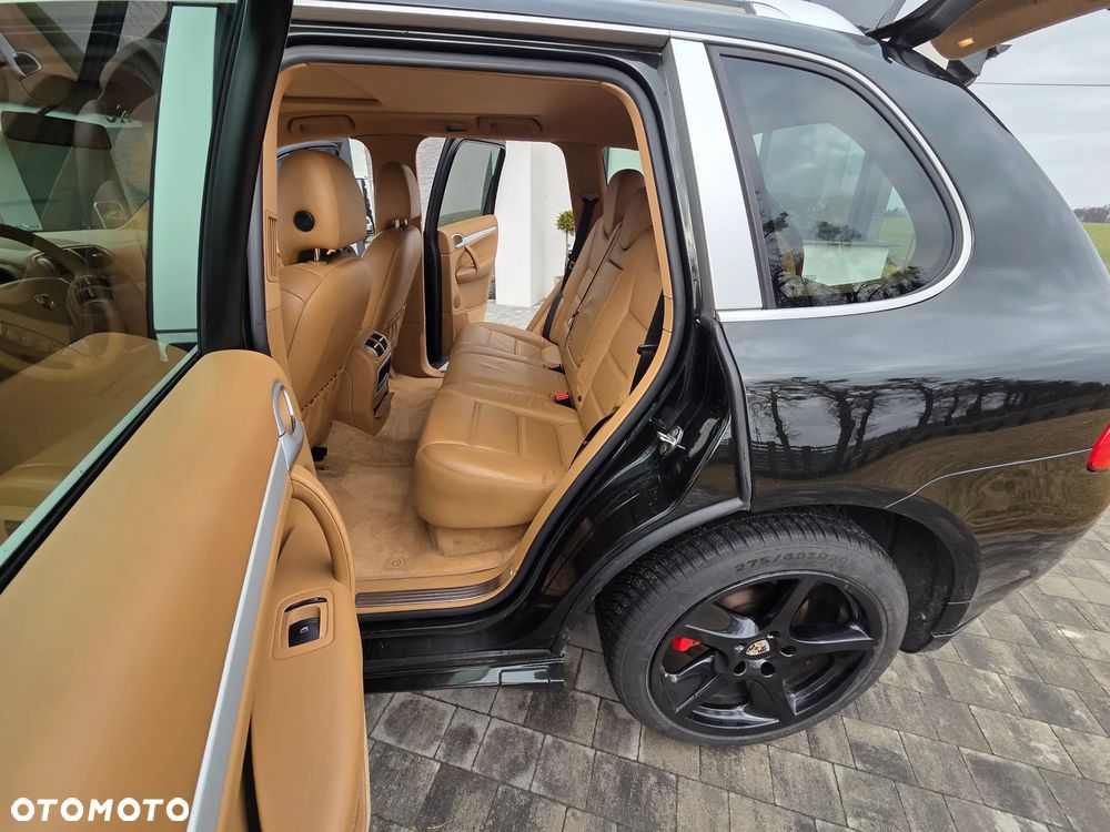 Porsche Cayenne - 12
