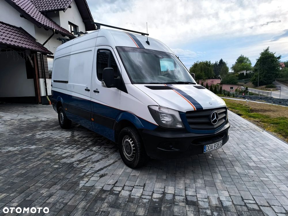 Mercedes-Benz Sprinter - 2