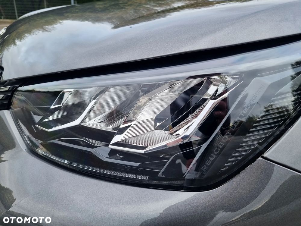 Peugeot 2008 1.2 PureTech Allure Pack S&S - 17