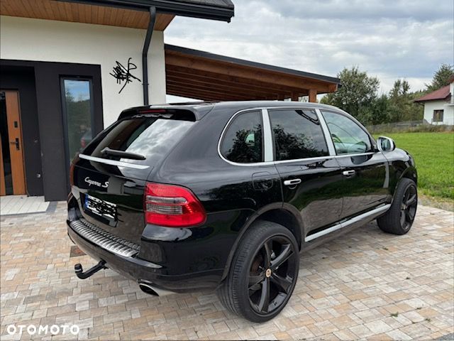 Porsche Cayenne - 4