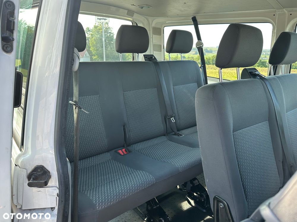 Volkswagen Transporter T5 TDI L2H1 - 8