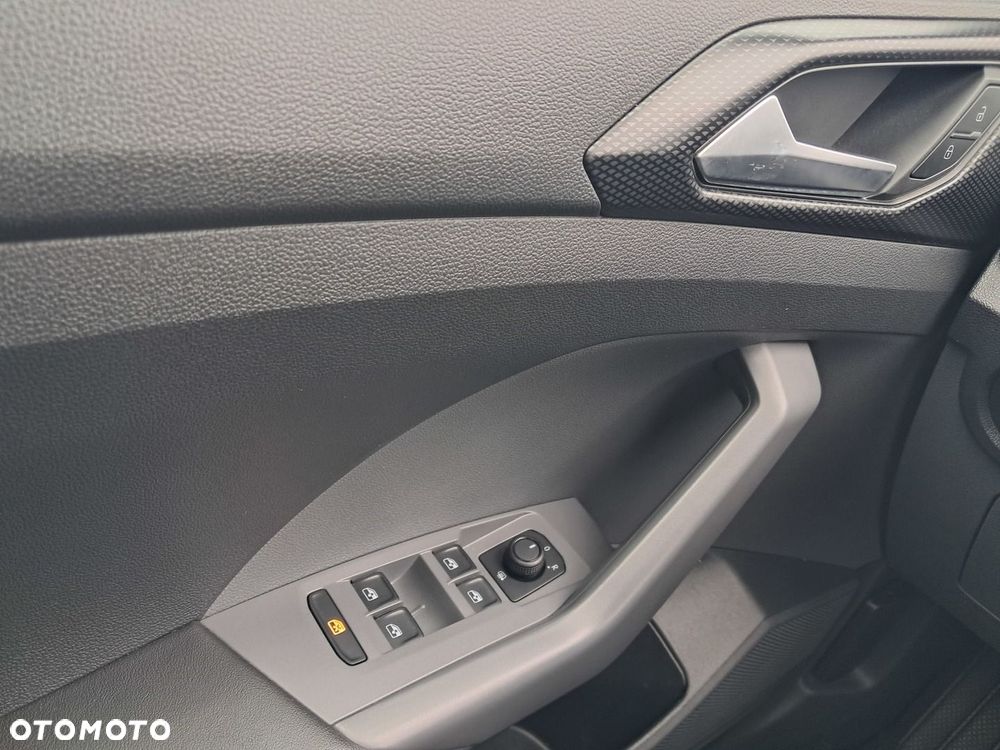 Volkswagen T-Cross - 17