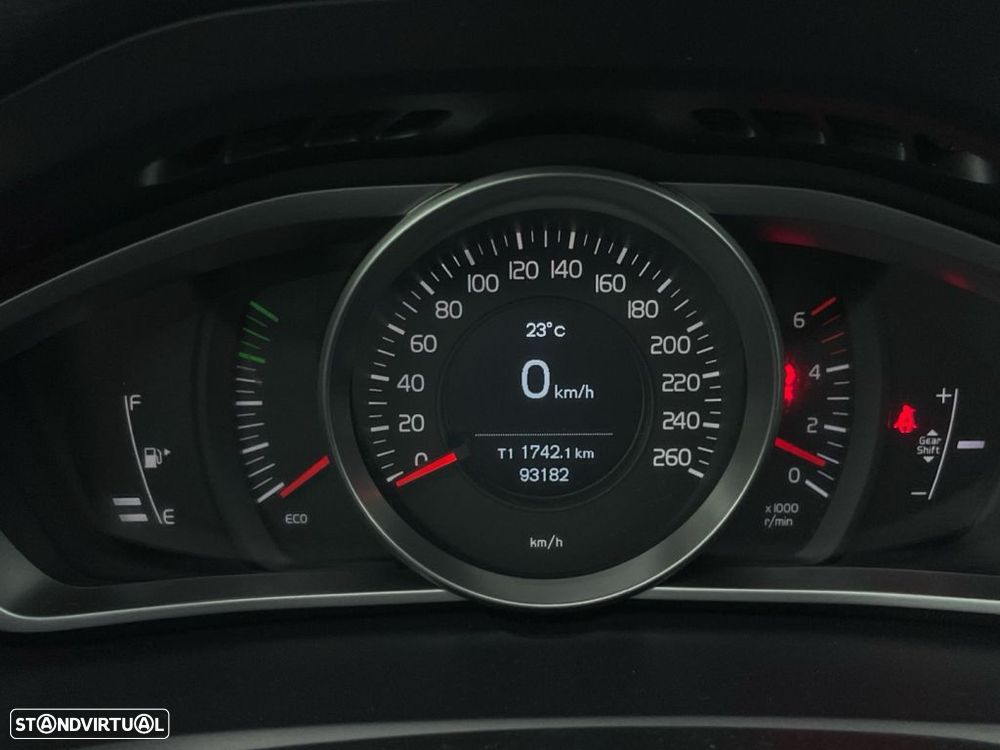 Volvo V40 Cross Country 2.0 D2 Pro - 9