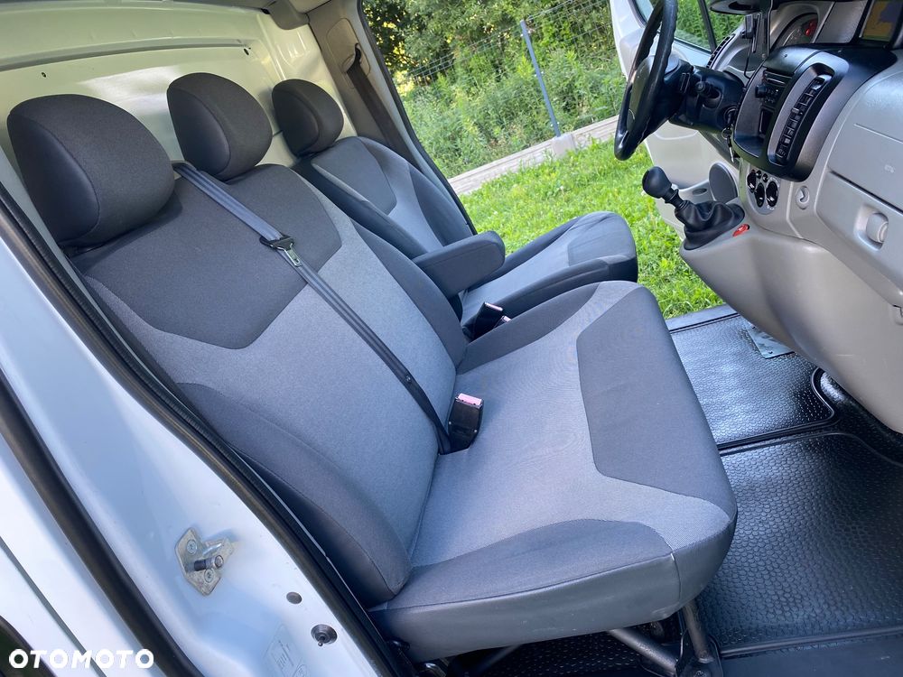 Renault Trafic - 25