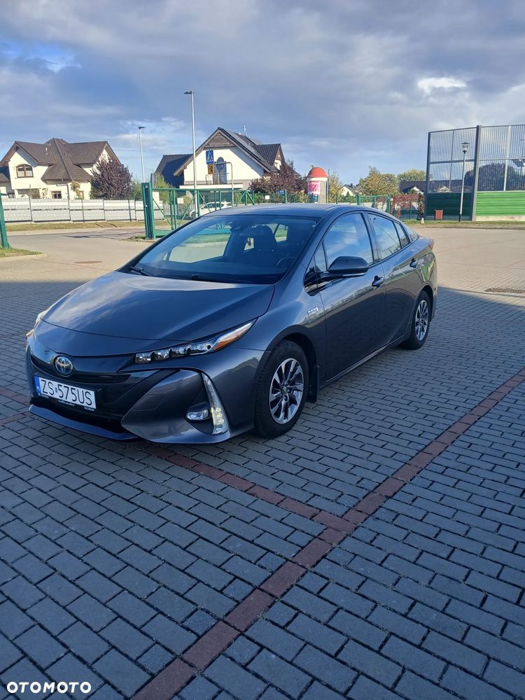 Toyota Prius 2018 photo 2