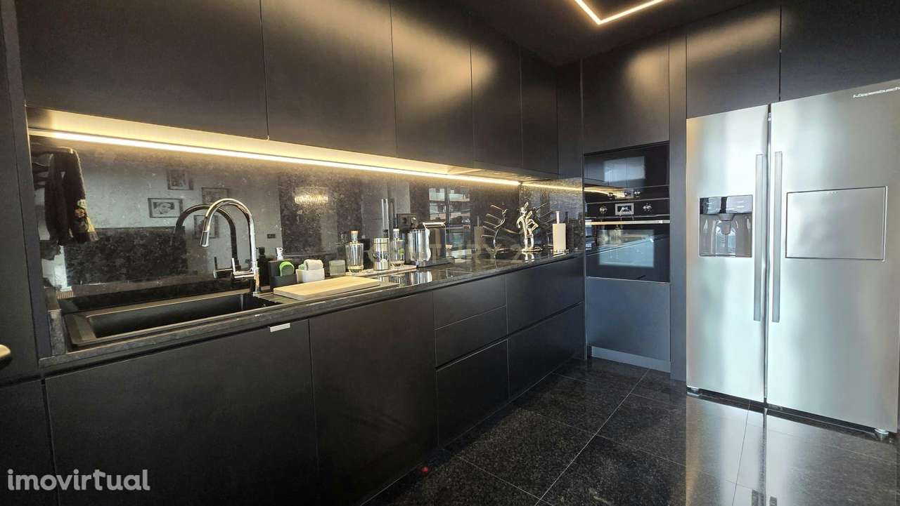 Apartamento Moderno com Vista Panorâmica em São Martinho, Funchal - Grande imagem: 5/14