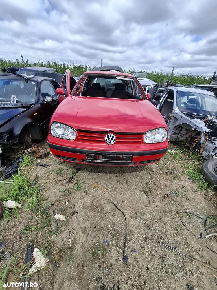 Dezmembrez Volkswagen Golf 4 - 1