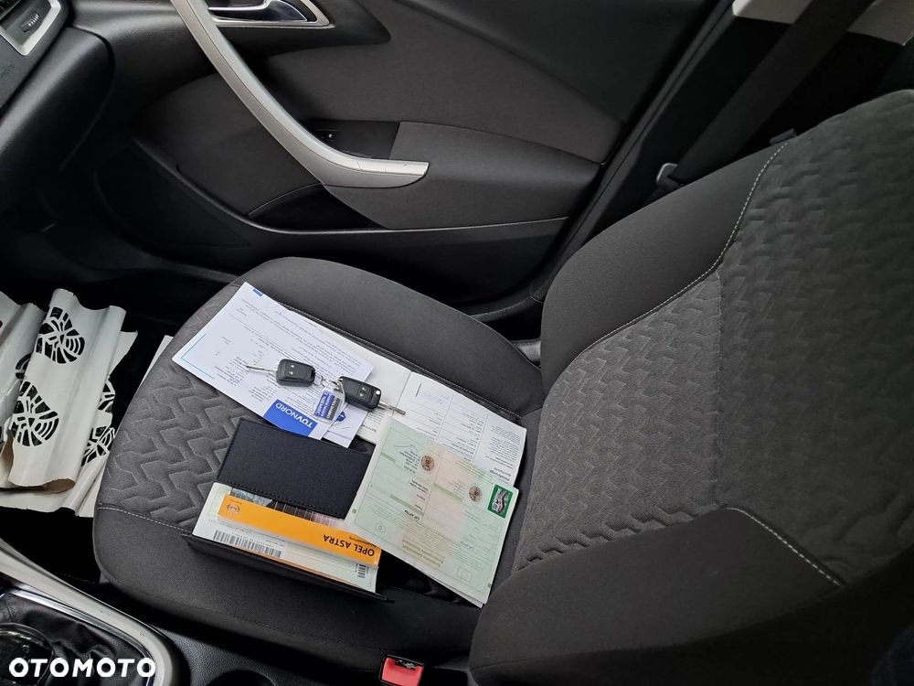 Opel Astra 1.4 Turbo Design Edition - 10
