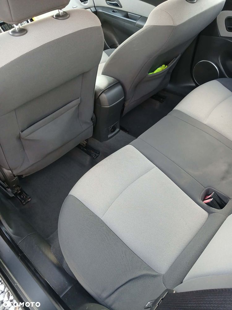 Chevrolet Cruze 1.6 LS - 8