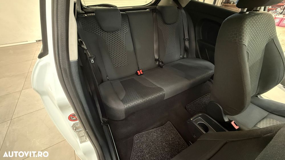 Ford Fiesta 1.6 TDCI Ghia - 18