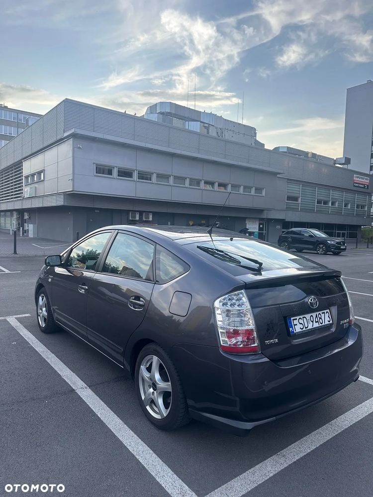 Toyota Prius 1.5 VVT-i Sol - 3