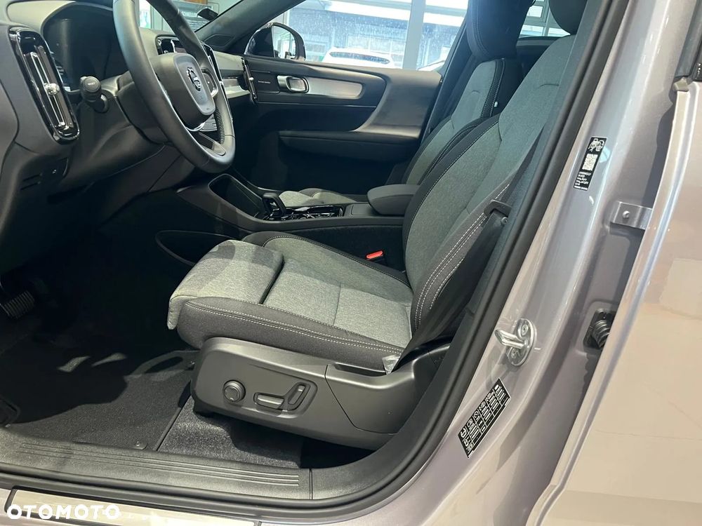 Volvo XC 40 B4 B AWD DKG Plus Dark - 14