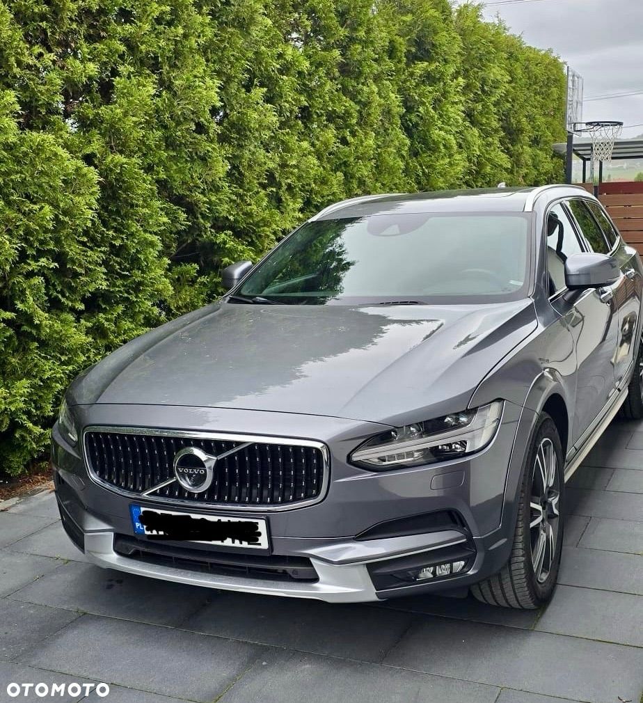 Volvo V90 Cross Country - 1