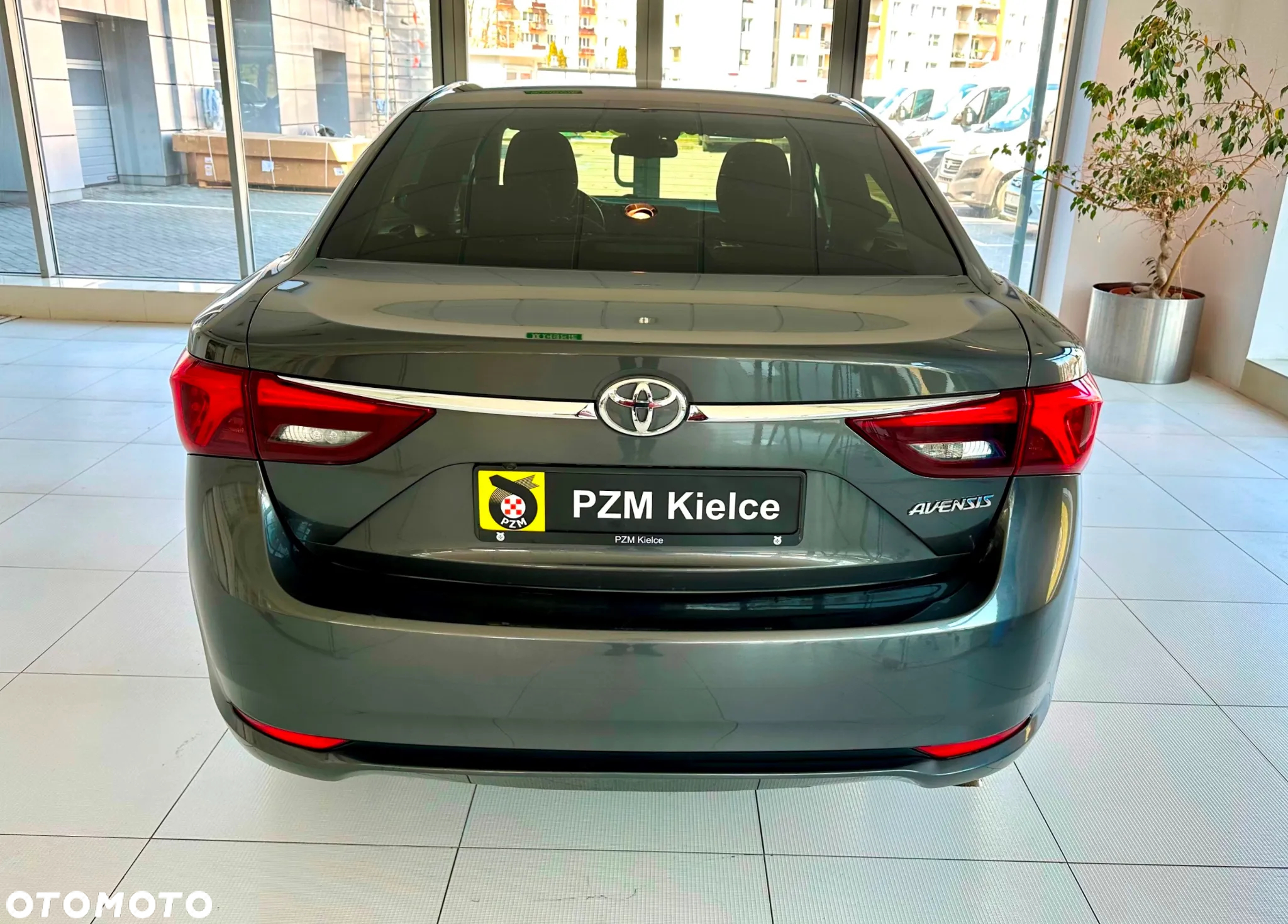 Toyota Avensis 2.0 D-4D Premium - 2