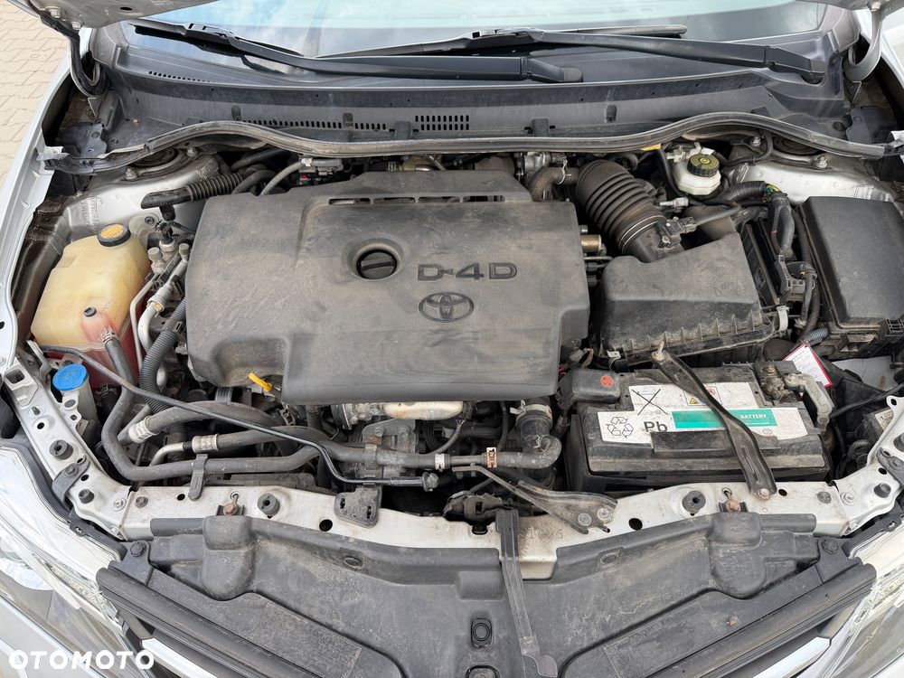 Toyota Auris 2.0 D-4D Premium Comfort - 36