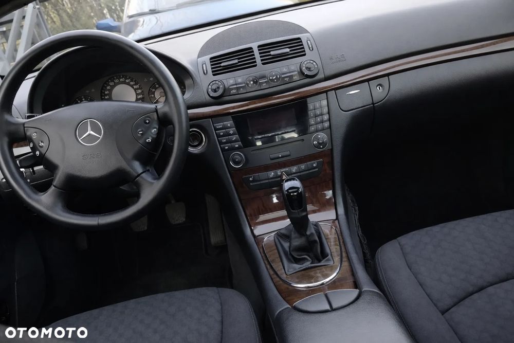 Mercedes-Benz Klasa E 200 Kompressor Classic Sport Edition - 6