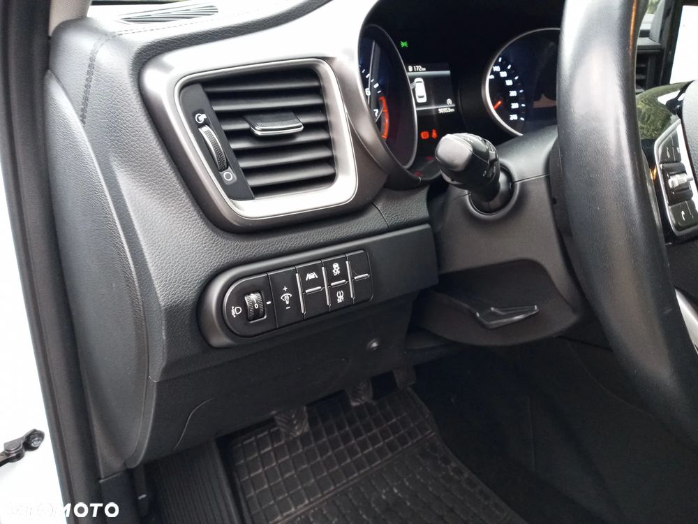 Kia Ceed 1.5 T-GDI M - 14