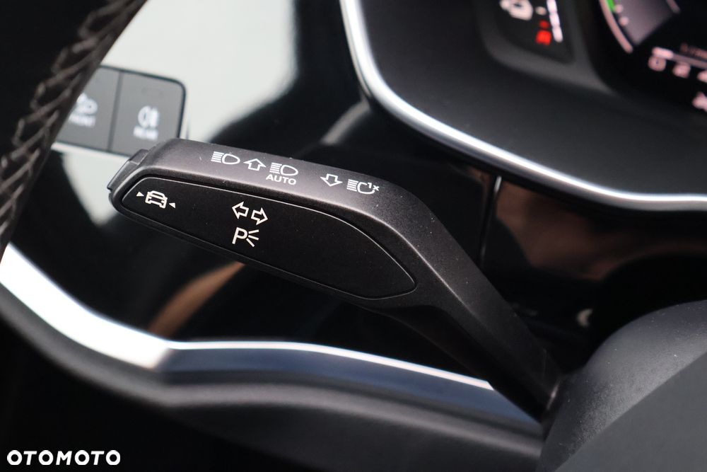 Audi Q3 Sportback 45 TFSIe S tronic S line - 11