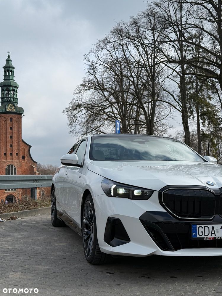 BMW Seria 5 520i mHEV - 5