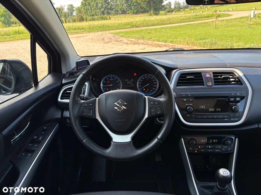 Suzuki SX4 1.6 Comfort Plus - 17