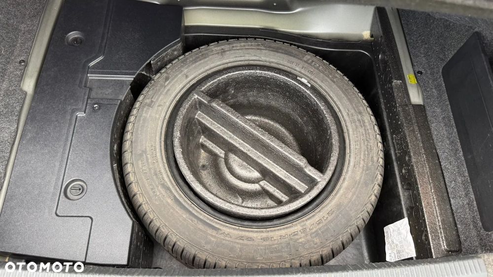 Volkswagen Passat 2.0 TDI DPF Highline - 15