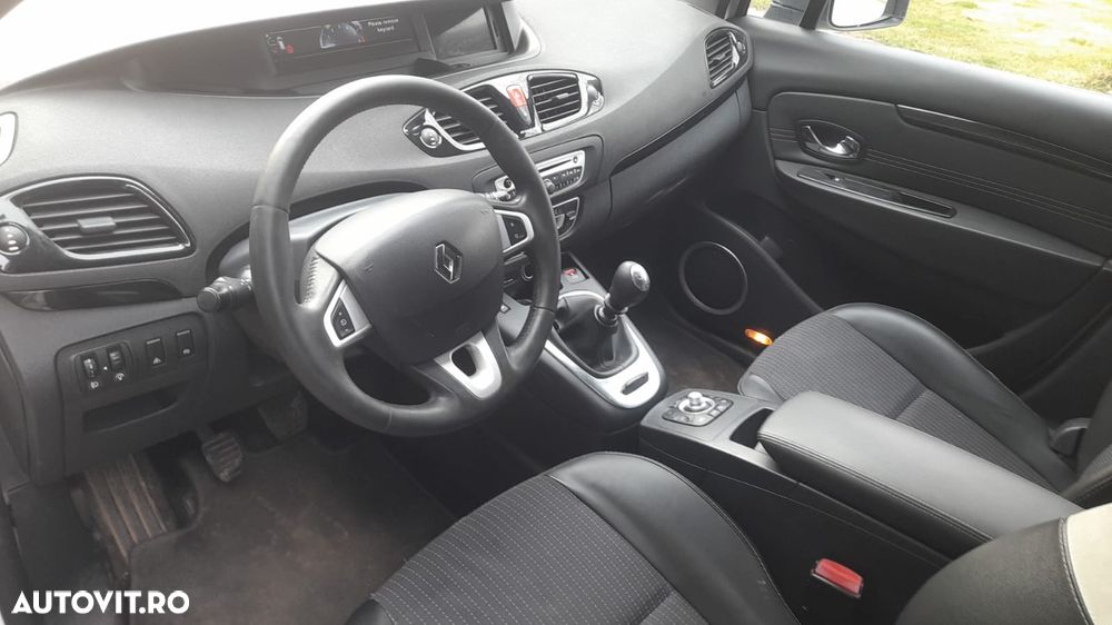 Renault Grand Scenic - 10