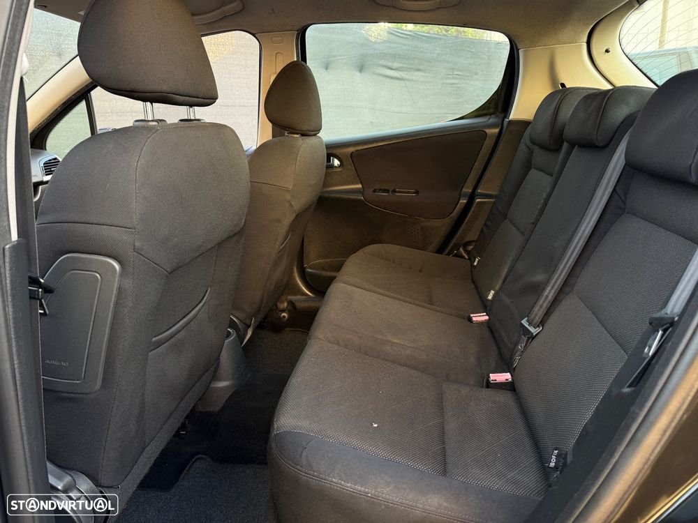 Peugeot 207 1.4 HDi Premium - 11