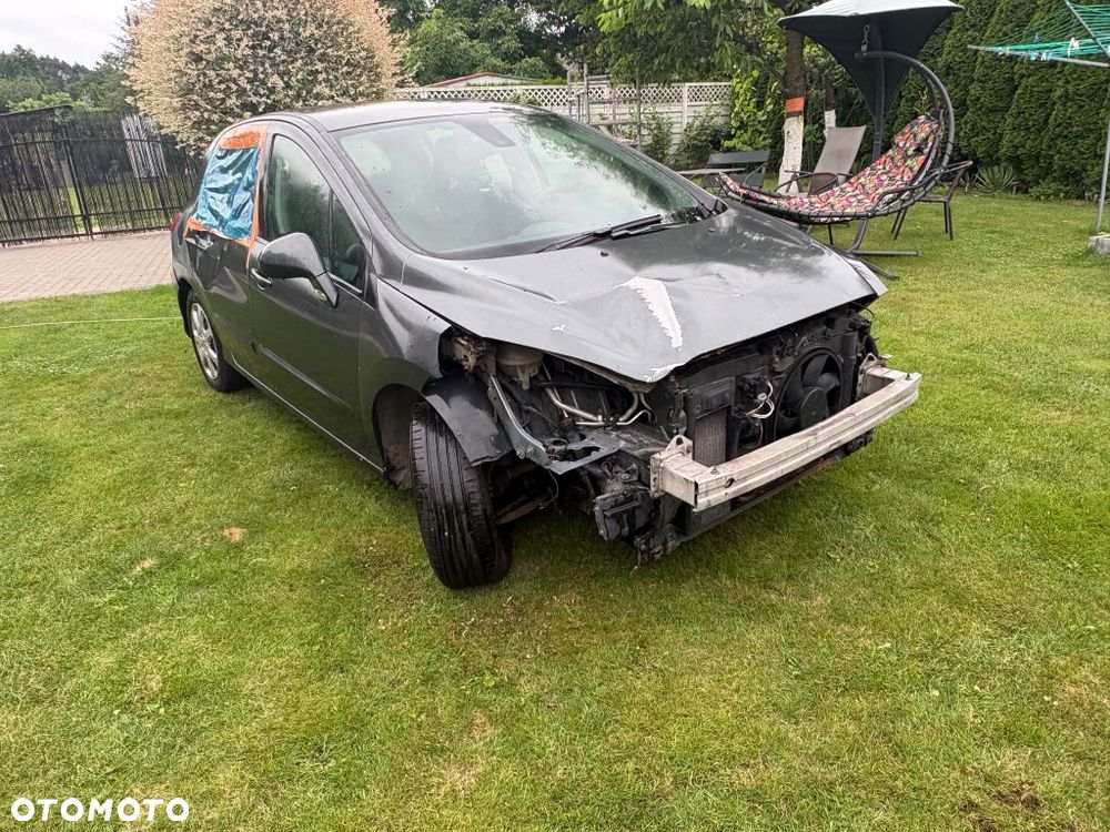 Peugeot 308 - 1