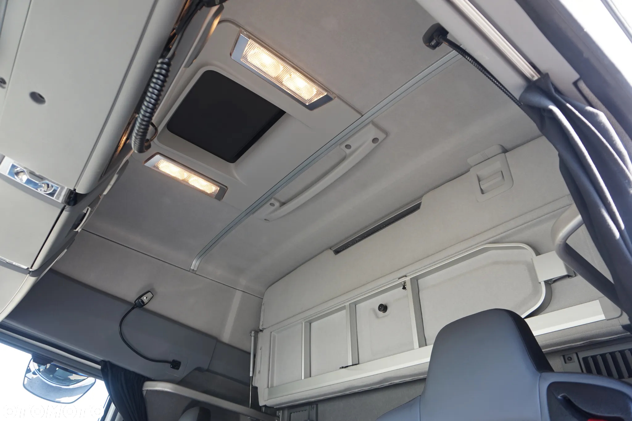 Renault T440 COMFORT STANDARD SALON PL IDEALNY. - 16
