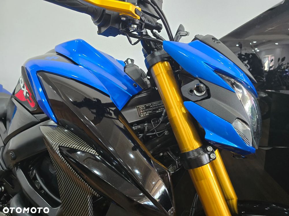 Suzuki GSX - 18