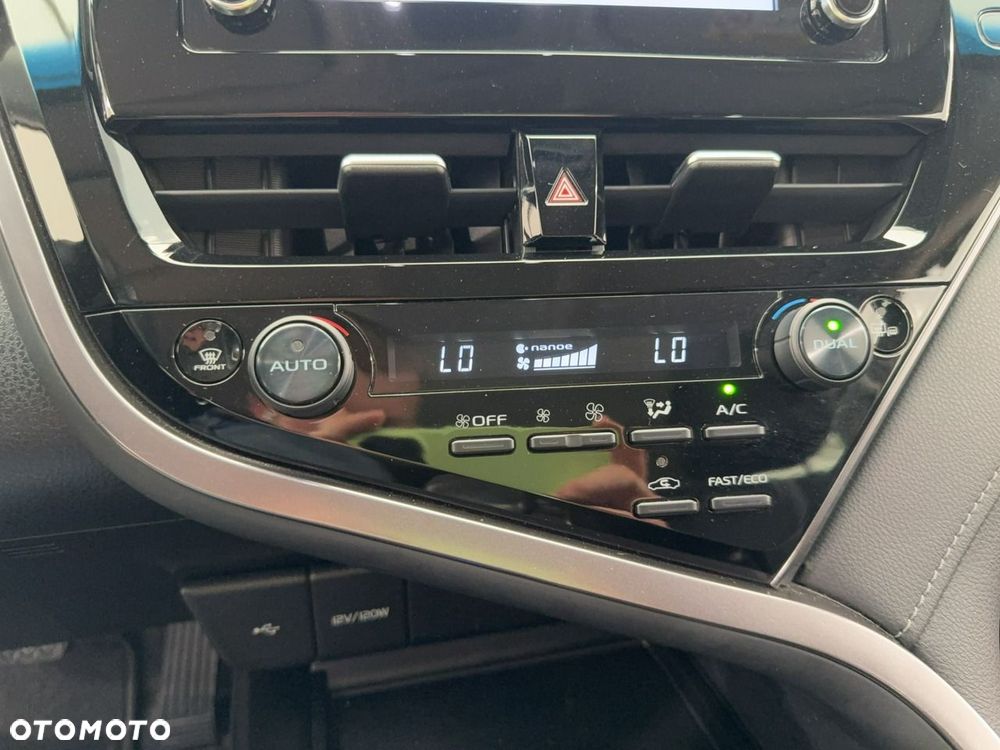 Toyota Camry - 21
