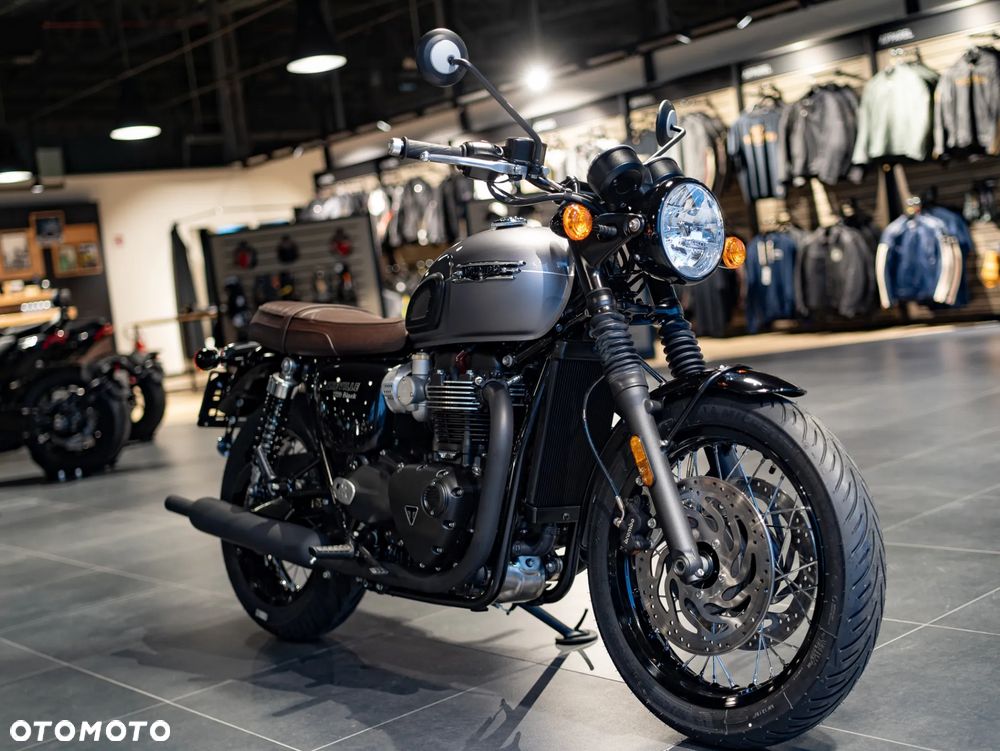Triumph Bonneville - 1