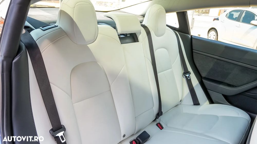 Tesla Model 3 Langstreckenbatterie Allradantrieb Dual Motor - 31