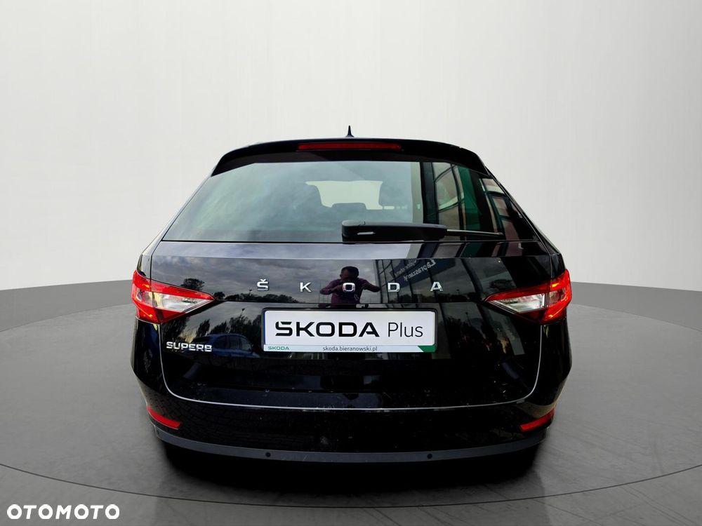 Skoda Superb 2.0 TSI Ambition DSG - 6