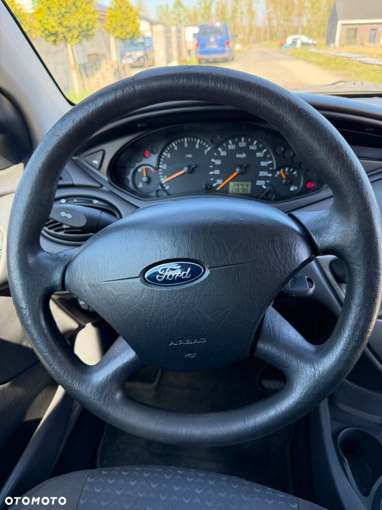 Ford Focus 1.6 16V Trend - 13