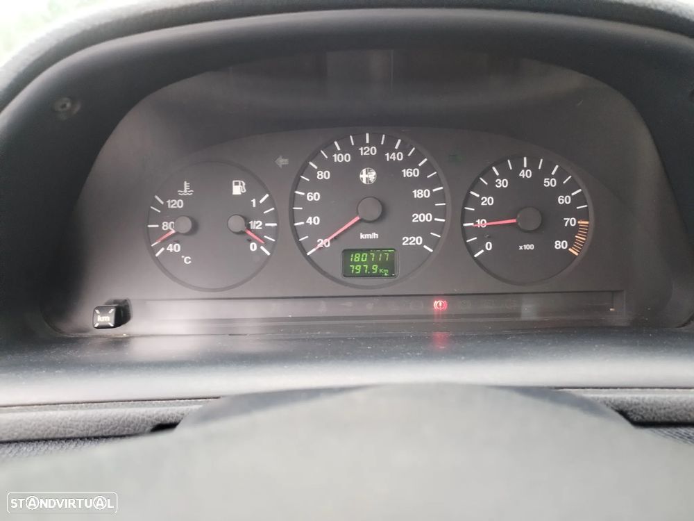 Alfa Romeo 146 1.4 TS 16V Confort - 11