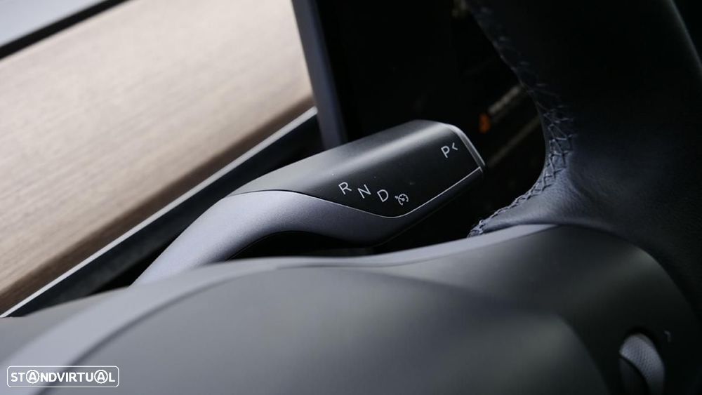 Tesla Model Y Long Range Dual Motor AWD - 33