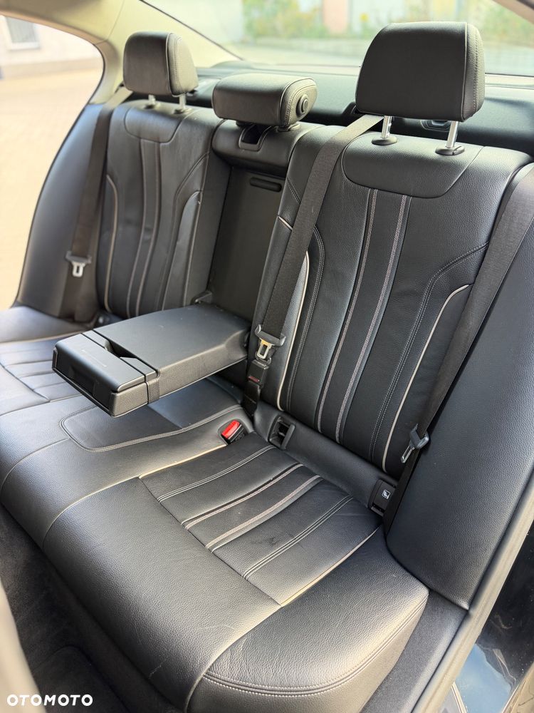 BMW Seria 5 520d xDrive Luxury Line sport - 12